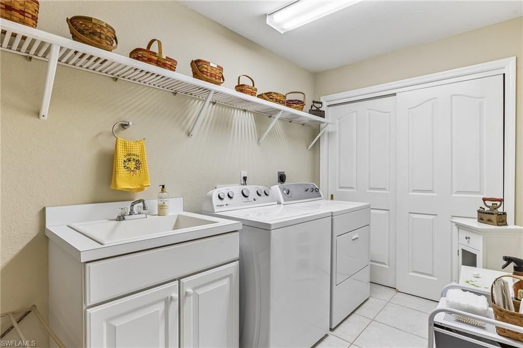 4395 Dover Ct, Unit 303, Naples, FL 34105 Photo