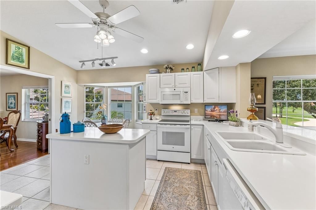 4395 Dover Ct, Unit 303, Naples, FL 34105 Photo