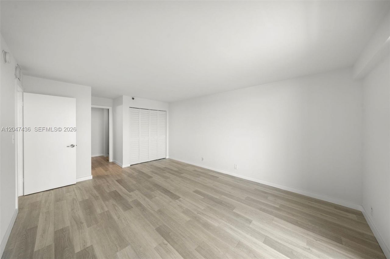 2555 Collins Ave , Unit 706, Miami Beach, FL 33140 Photo