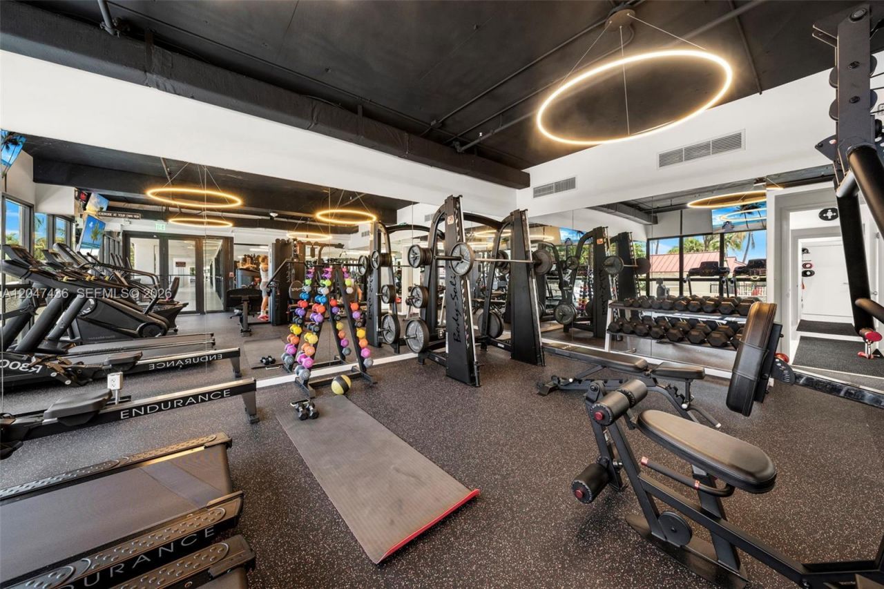 2555 Collins Ave , Unit 706, Miami Beach, FL 33140 Photo