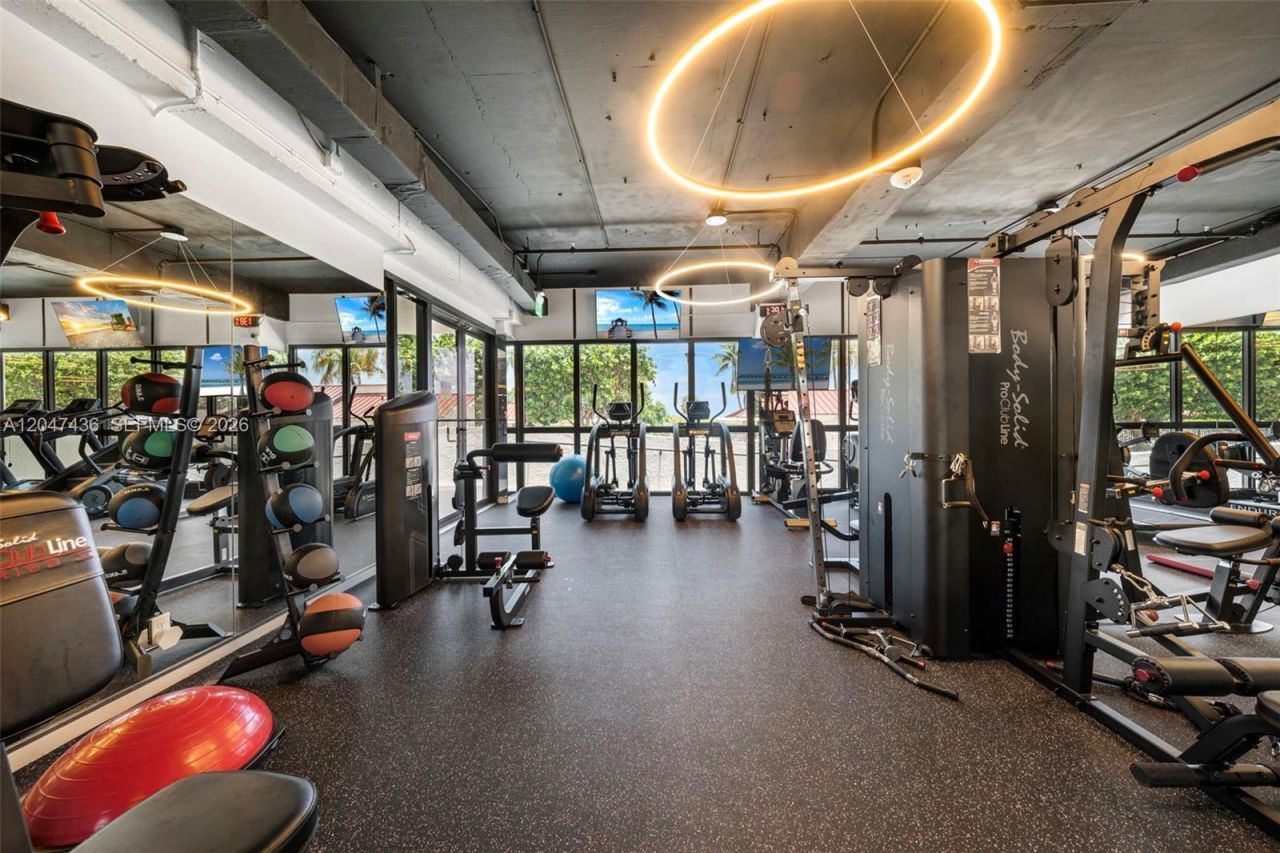 2555 Collins Ave , Unit 706, Miami Beach, FL 33140 Photo