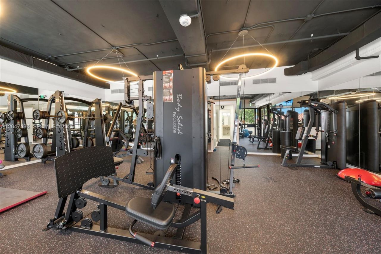 2555 Collins Ave , Unit 706, Miami Beach, FL 33140 Photo