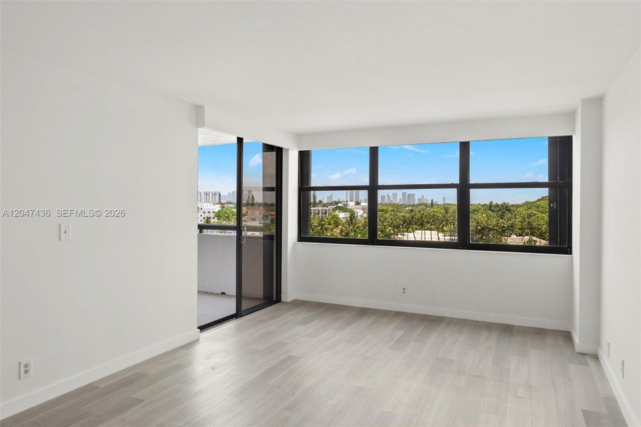 2555 Collins Ave , Unit 706, Miami Beach, FL 33140 Photo
