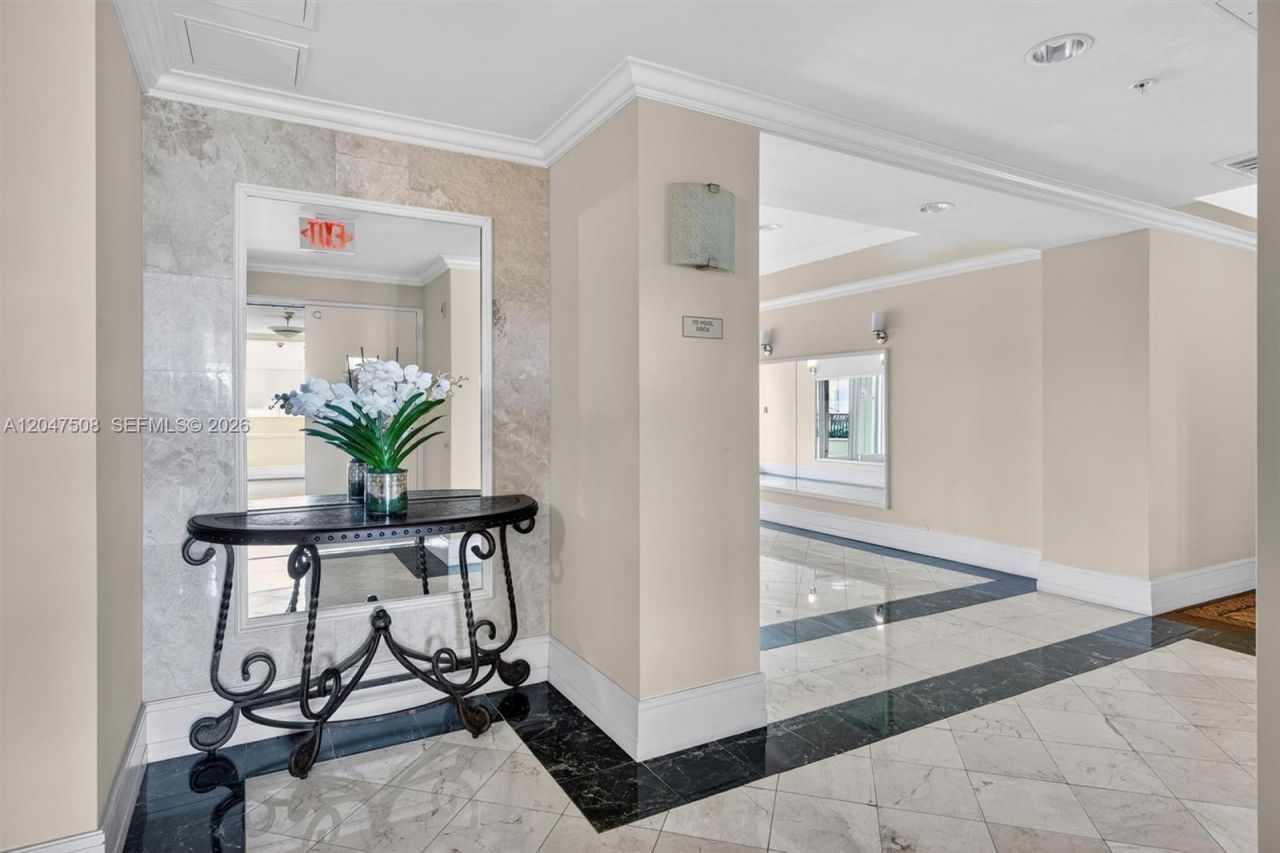 3232 SW 22nd Ter, Unit 903, Miami, FL 33145 Photo