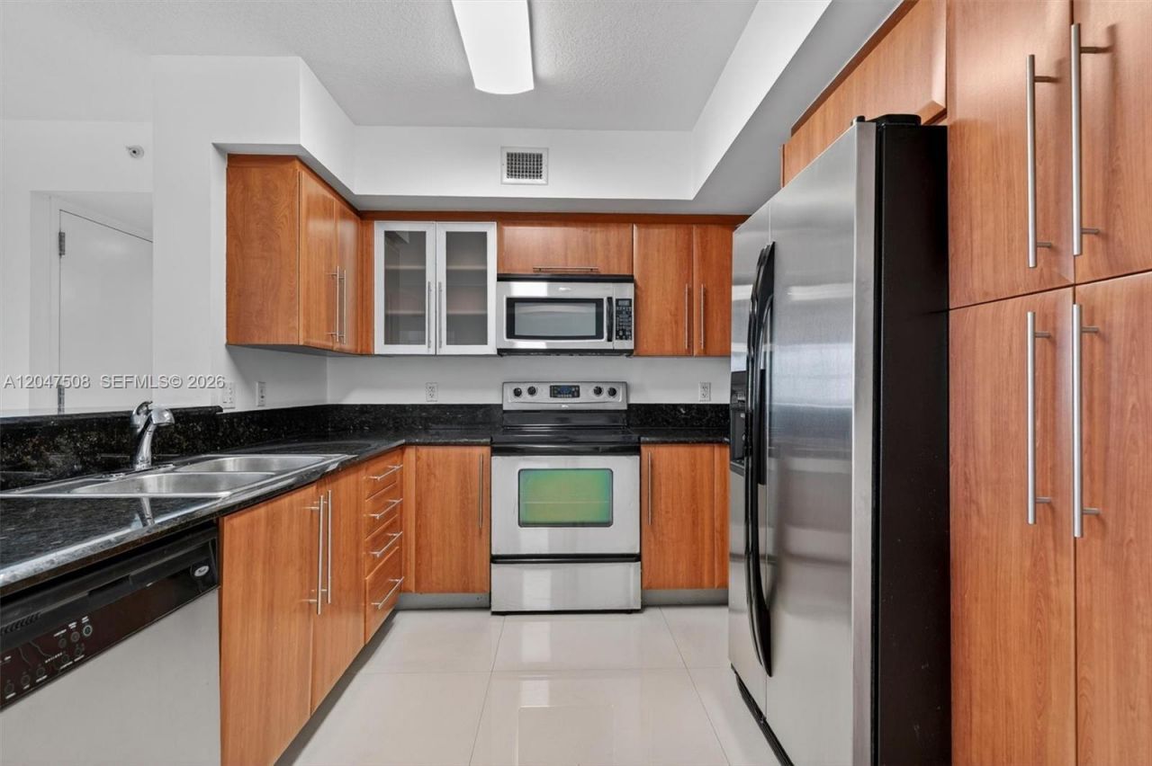 3232 SW 22nd Ter, Unit 903, Miami, FL 33145 Photo