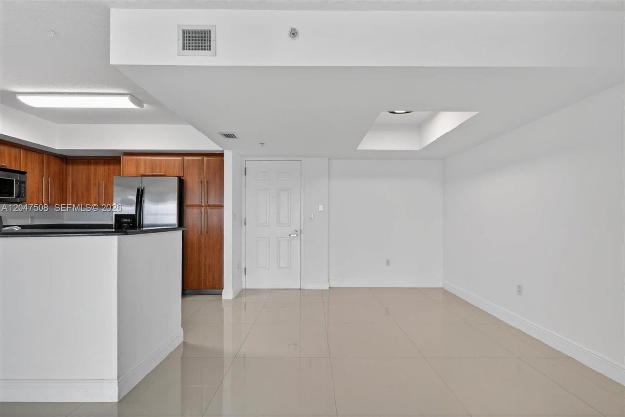3232 SW 22nd Ter, Unit 903, Miami, FL 33145 Photo