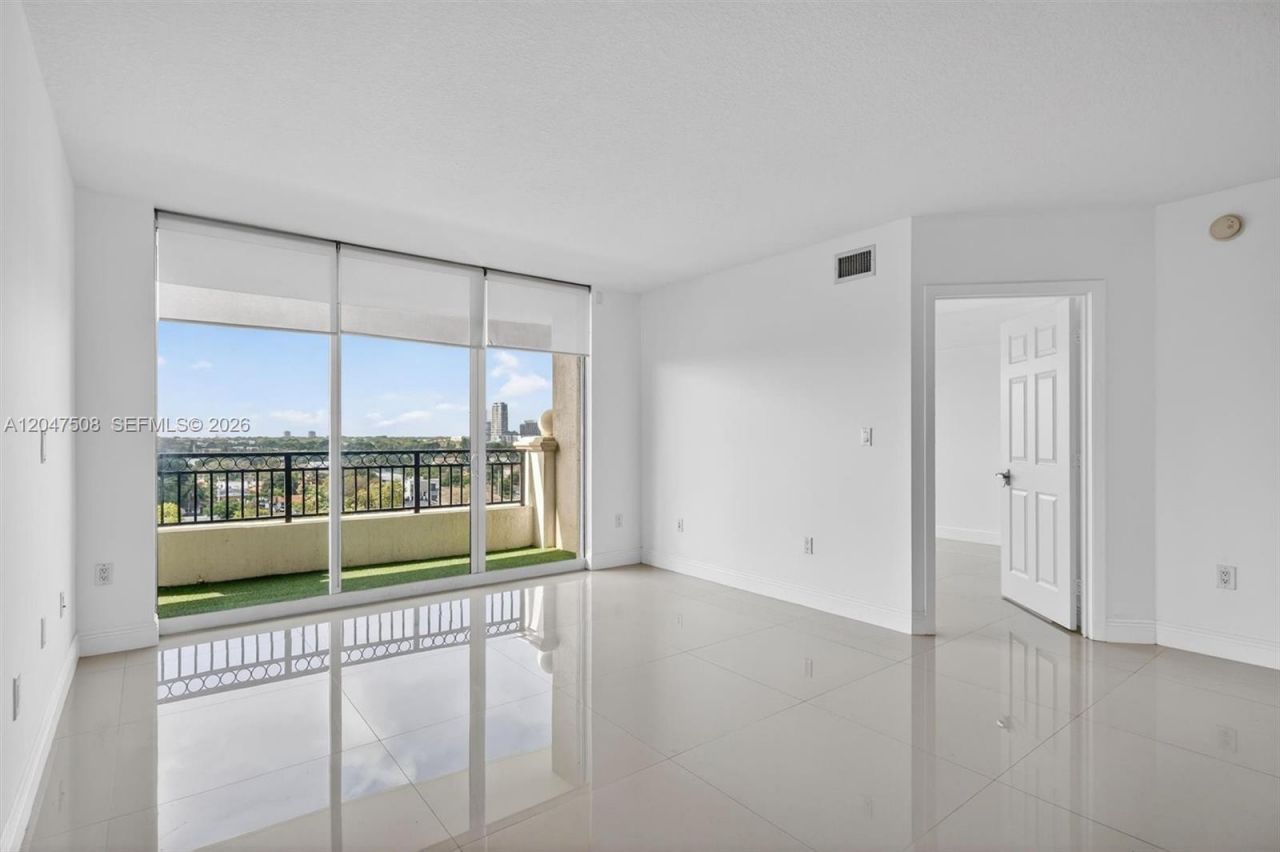 3232 SW 22nd Ter, Unit 903, Miami, FL 33145 Photo