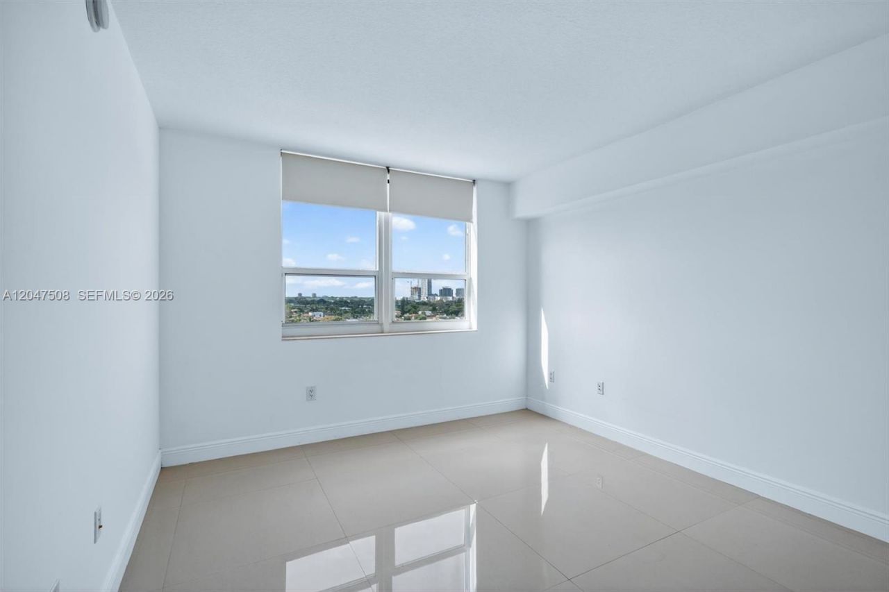 3232 SW 22nd Ter, Unit 903, Miami, FL 33145 Photo