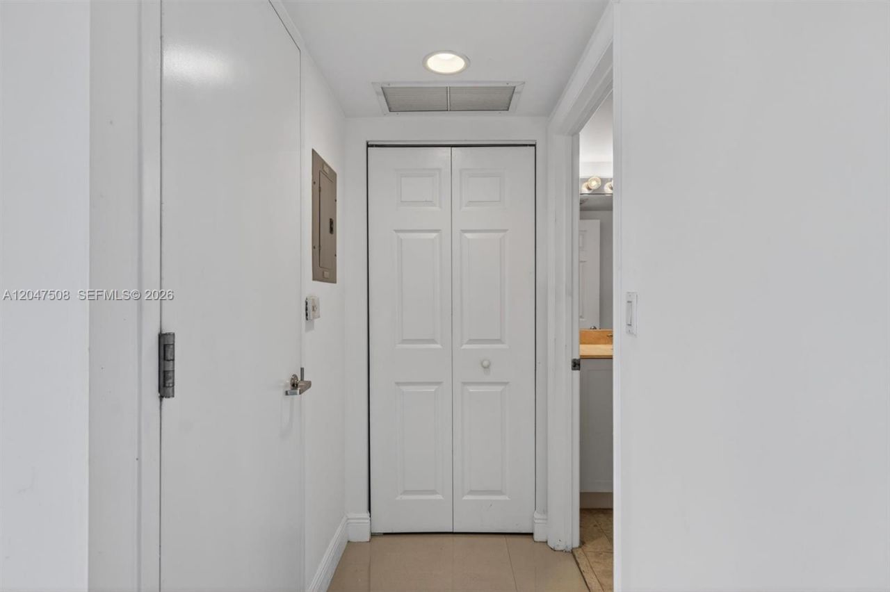 3232 SW Coral Way, Unit 903, Miami, FL 33145 Photo