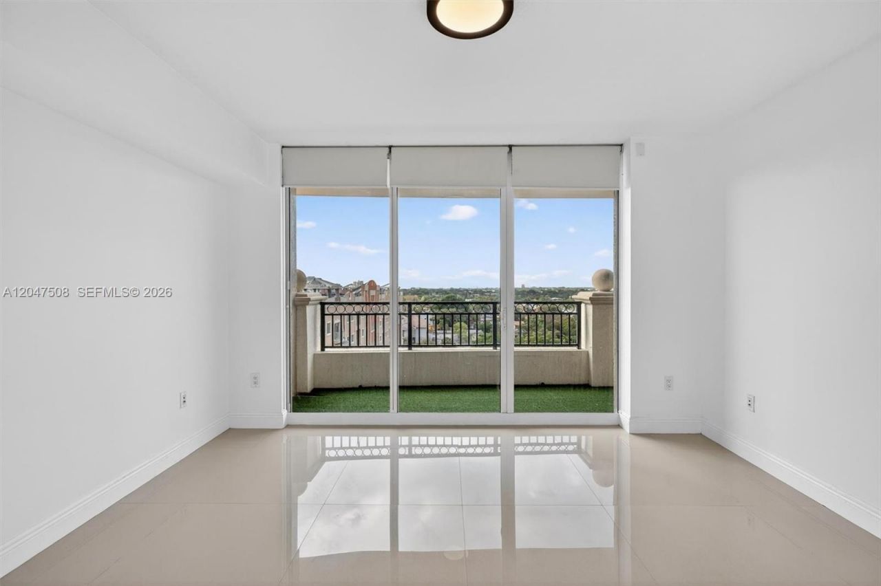 3232 SW 22nd Ter, Unit 903, Miami, FL 33145 Photo