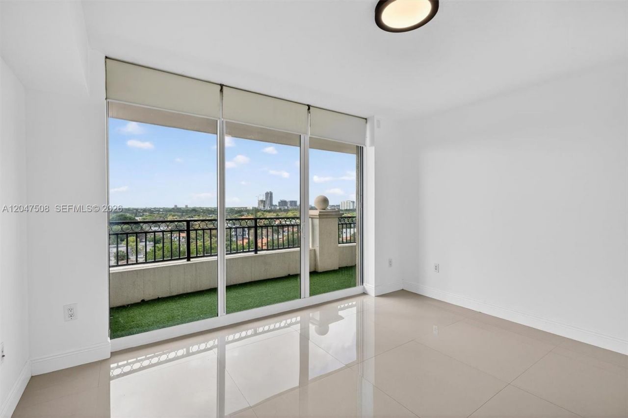 3232 SW 22nd Ter, Unit 903, Miami, FL 33145 Photo