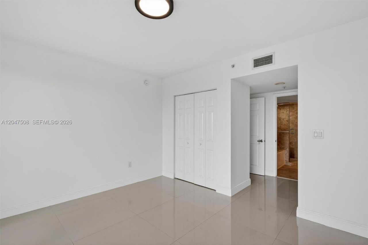 3232 SW 22nd Ter, Unit 903, Miami, FL 33145 Photo