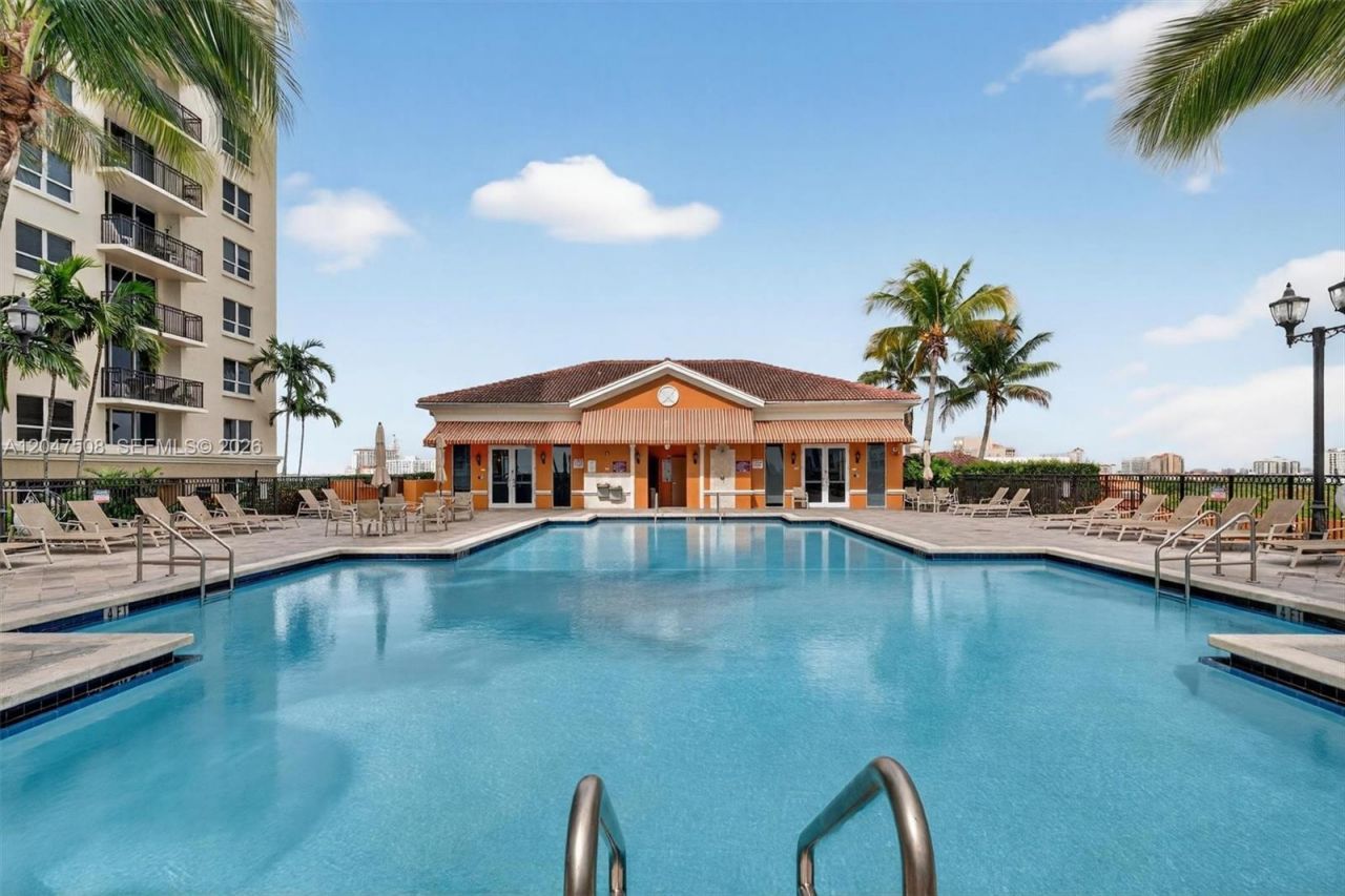 3232 SW 22nd Ter, Unit 903, Miami, FL 33145 Photo
