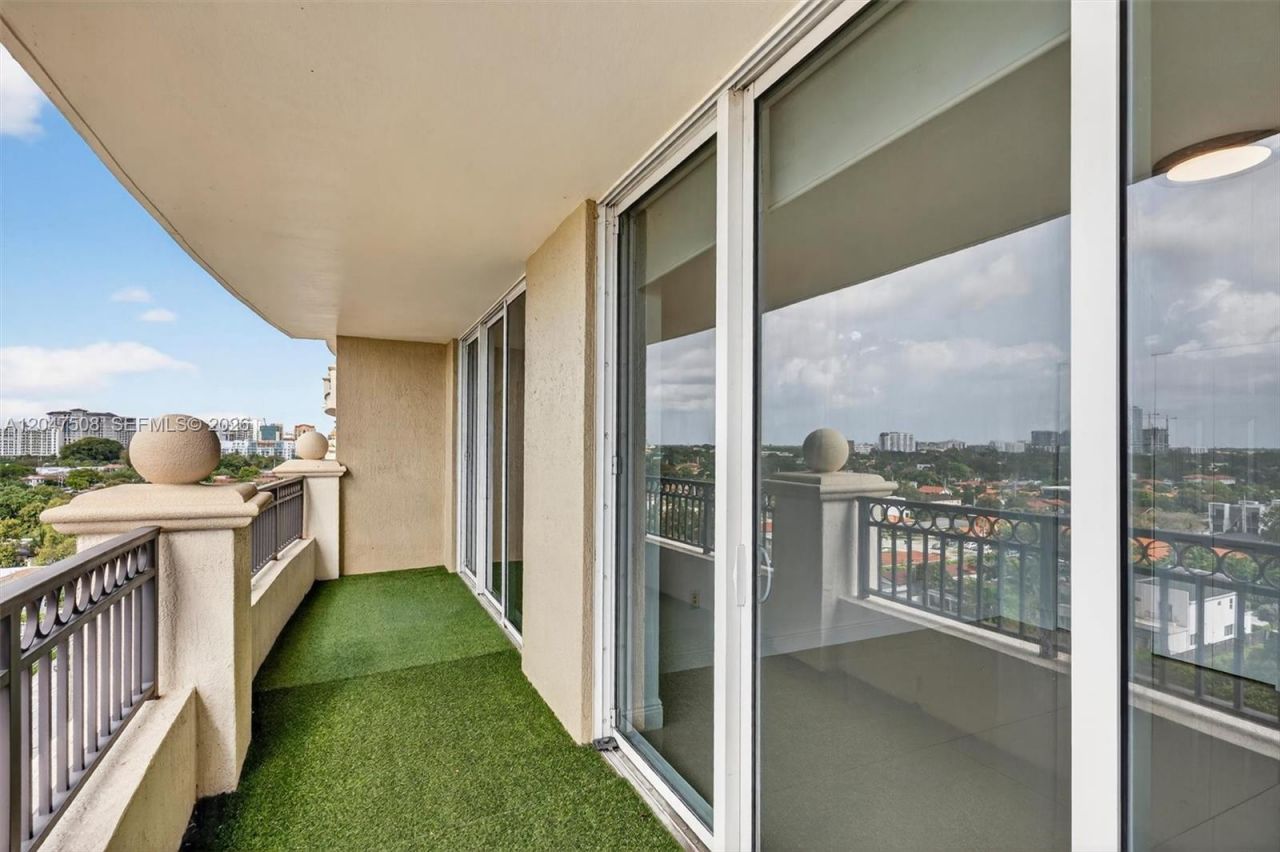 3232 SW Coral Way, Unit 903, Miami, FL 33145 Photo