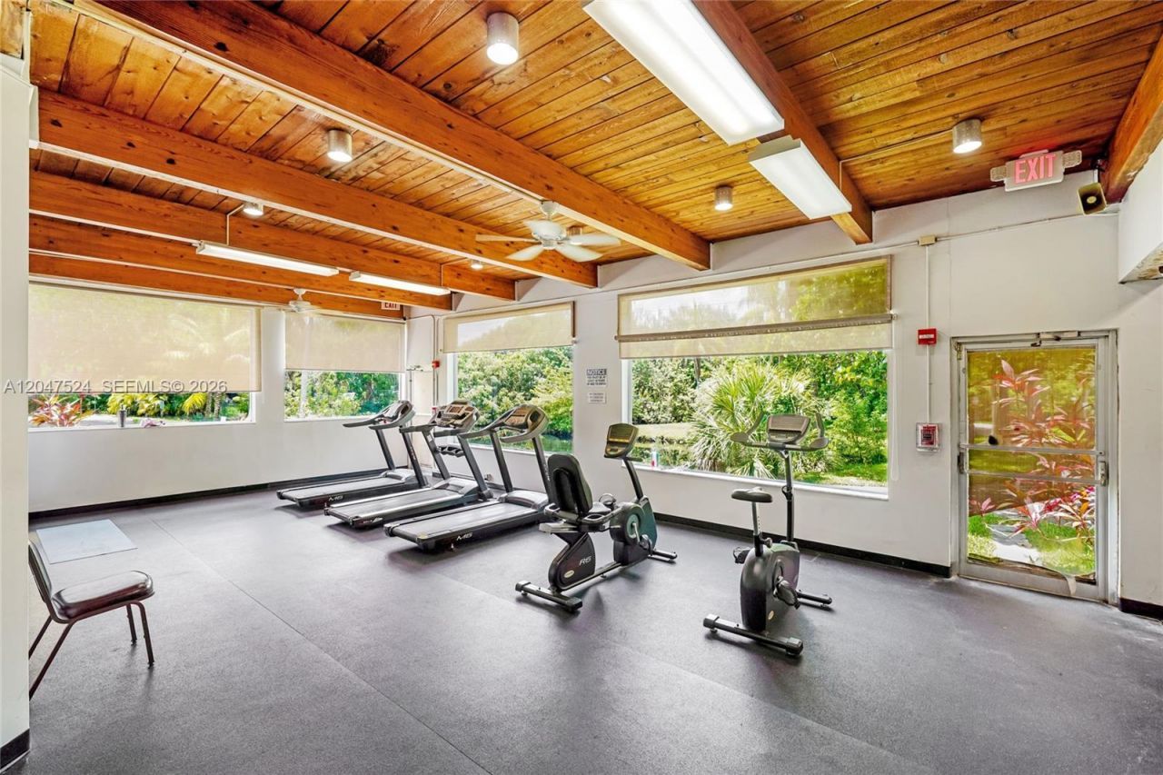 7000 NW 17th St, Unit 303, Plantation, FL 33313 Photo