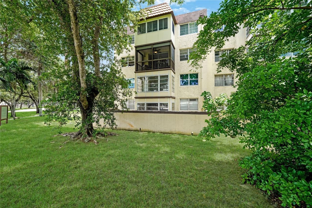 7000 NW 17th St, Unit 303, Plantation, FL 33313 Photo