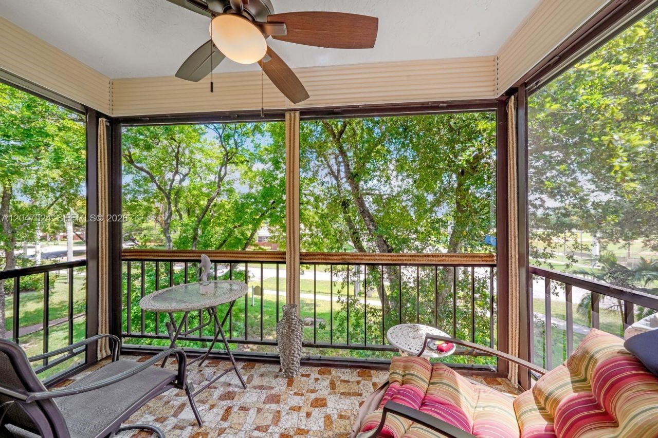 7000 NW 17th St, Unit 303, Plantation, FL 33313 Photo