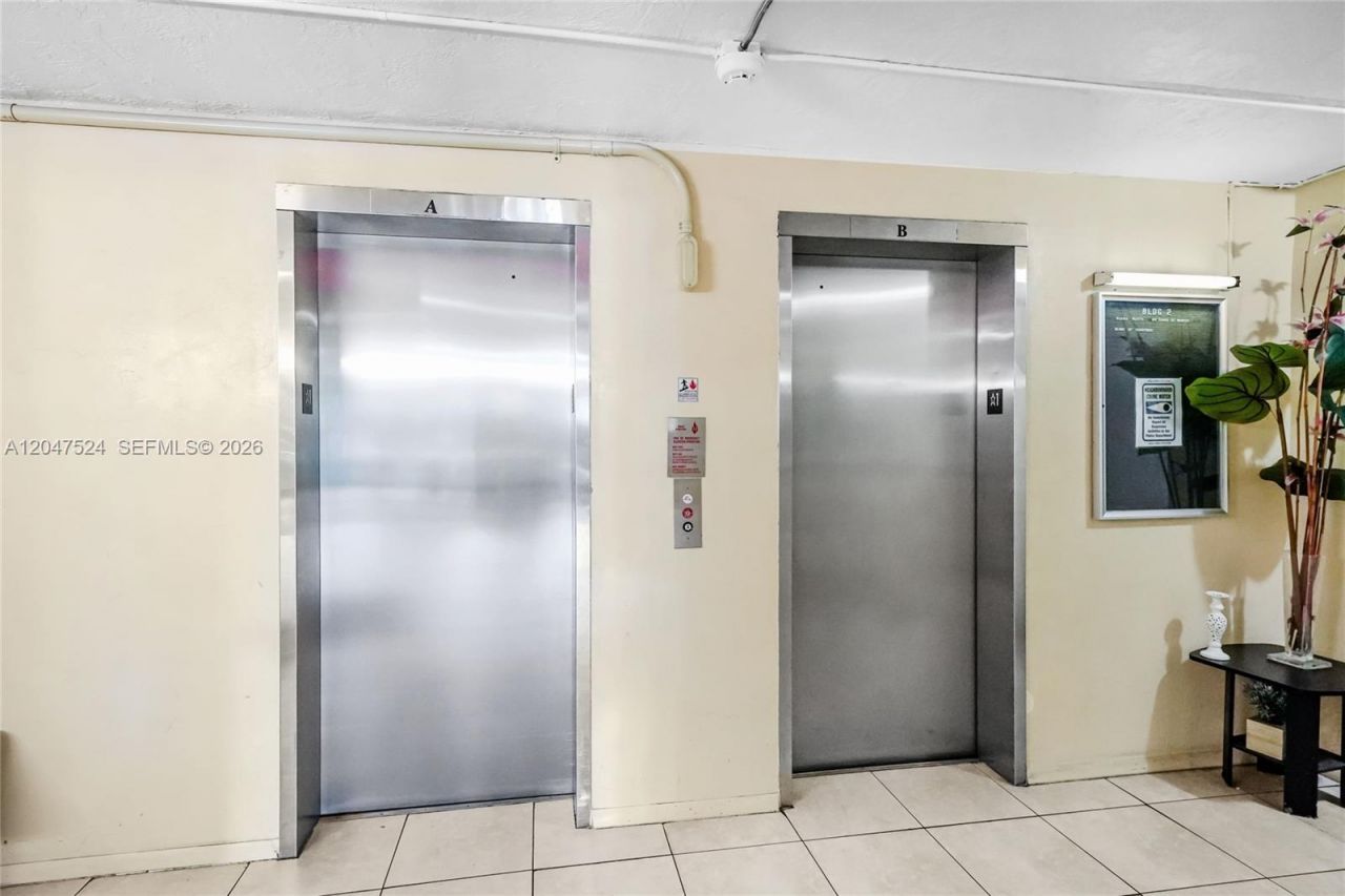 7000 NW 17th St, Unit 303, Plantation, FL 33313 Photo
