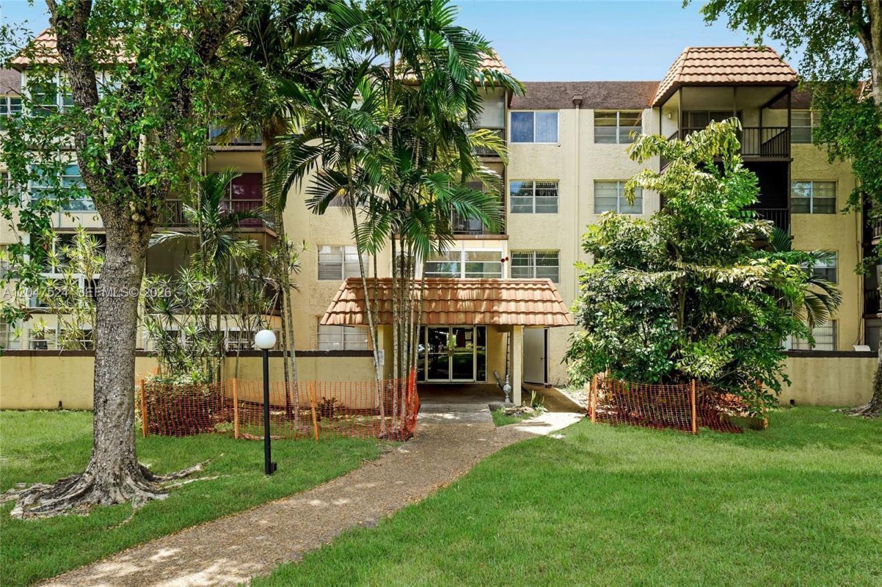 7000 NW 17th St, Unit 303, Plantation, FL 33313 Photo