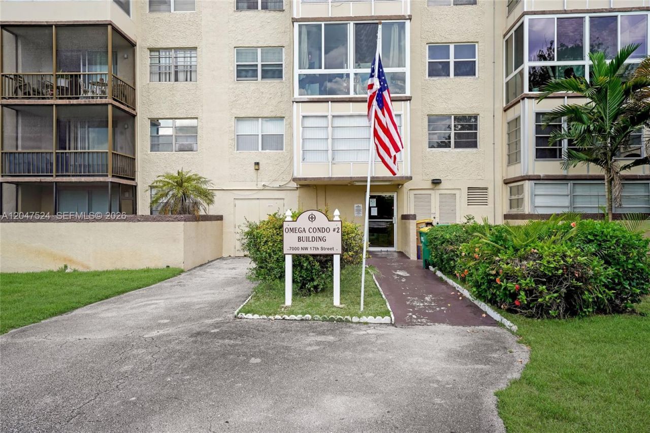 7000 NW 17th St, Unit 303, Plantation, FL 33313 Photo