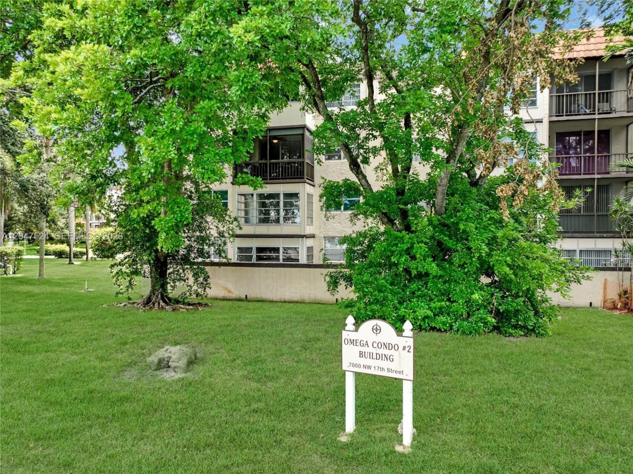 7000 NW 17th St, Unit 303, Plantation, FL 33313 Photo