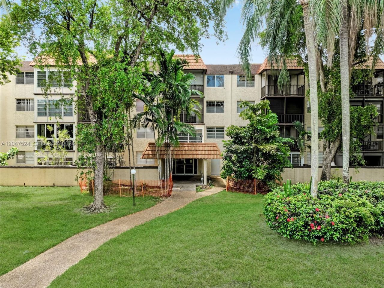 7000 NW 17th St, Unit 303, Plantation, FL 33313 Photo