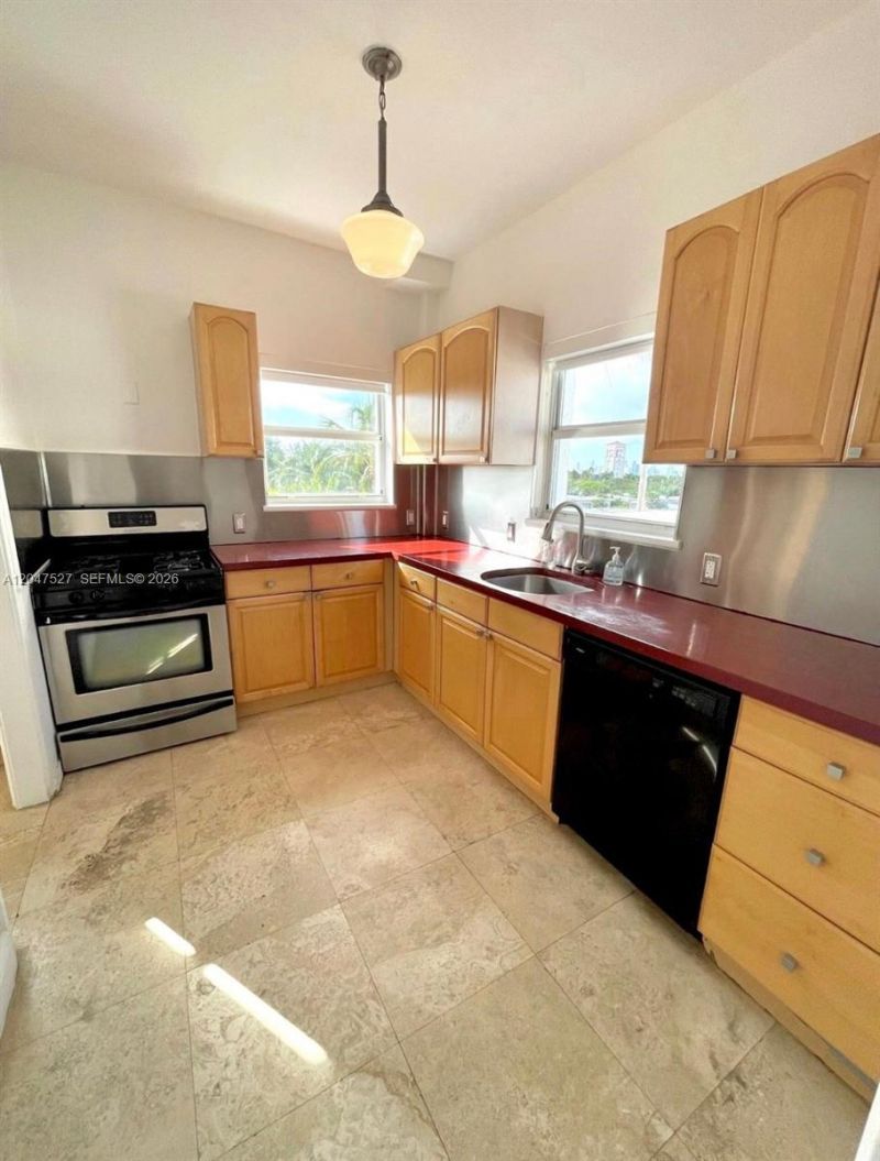 4035 N Meridian Ave, Unit PH, Miami Beach, FL 33140 Photo
