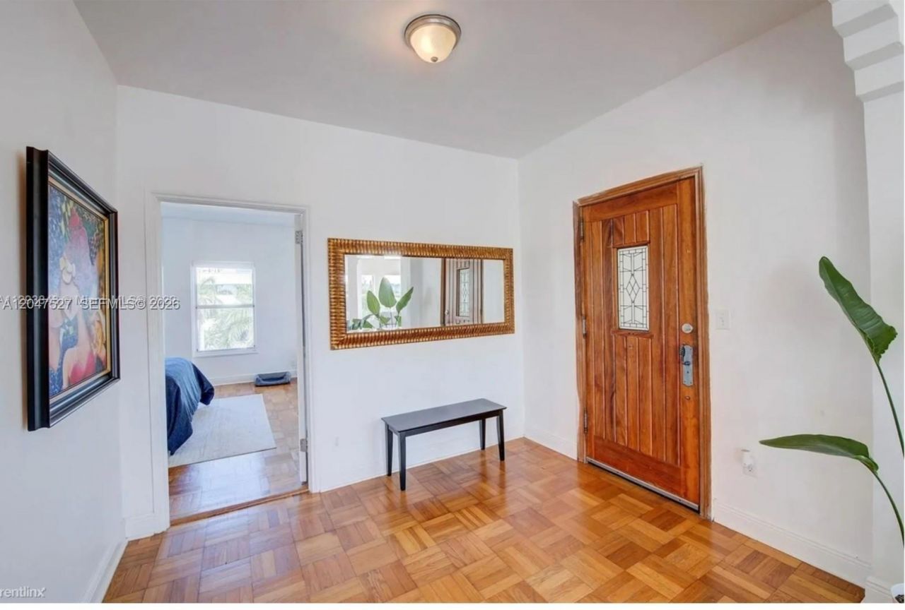 4035 N Meridian Ave, Unit PH, Miami Beach, FL 33140 Photo
