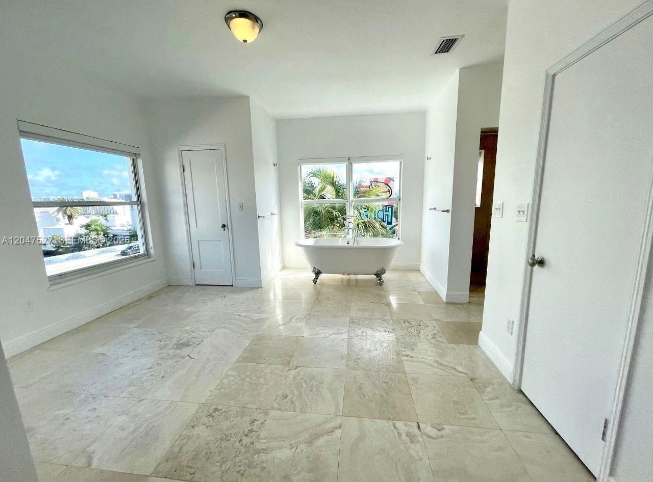 4035 N Meridian Ave , Unit PH, Miami Beach, FL 33140 Photo