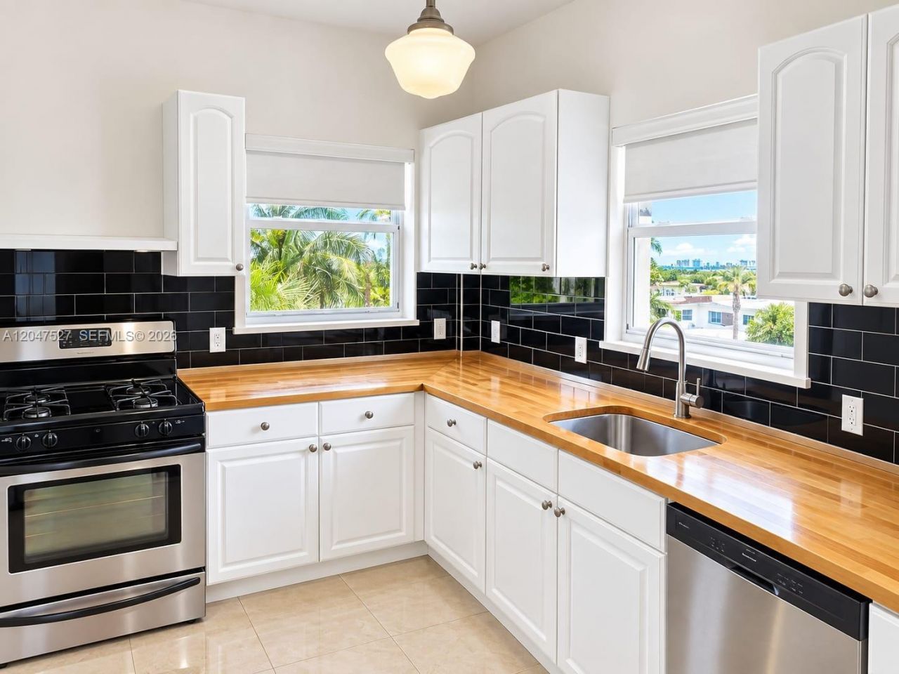 4035 N Meridian Ave, Unit PH, Miami Beach, FL 33140 Photo