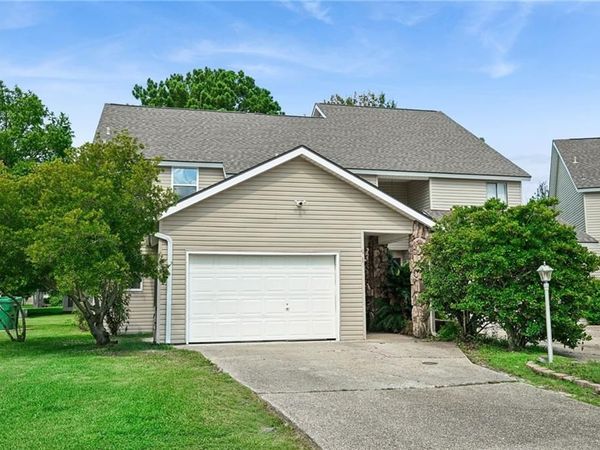 9 CARIBBEAN Court , Mandeville, LA 70448