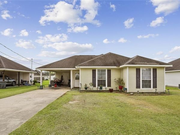 1413 W WORTHY Street, Gonzales, LA 70737