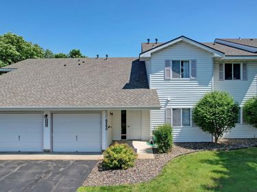 6260 Magda Drive, Unit A, Maple Grove, MN 55369