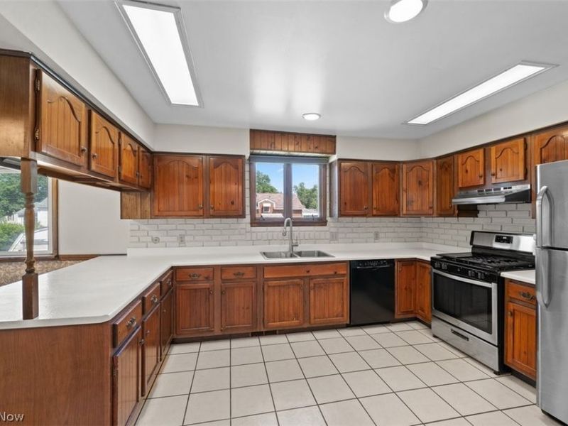 2323 13th Street, Cuyahoga Falls, OH 44223 Photo 9