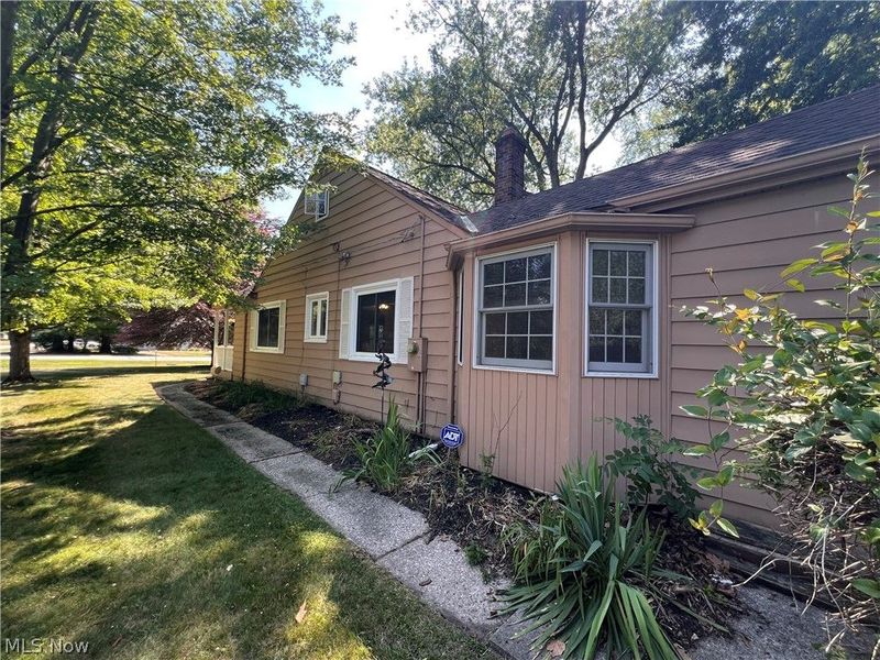 24104 Smith Avenue, Westlake, OH 44145 Photo 3