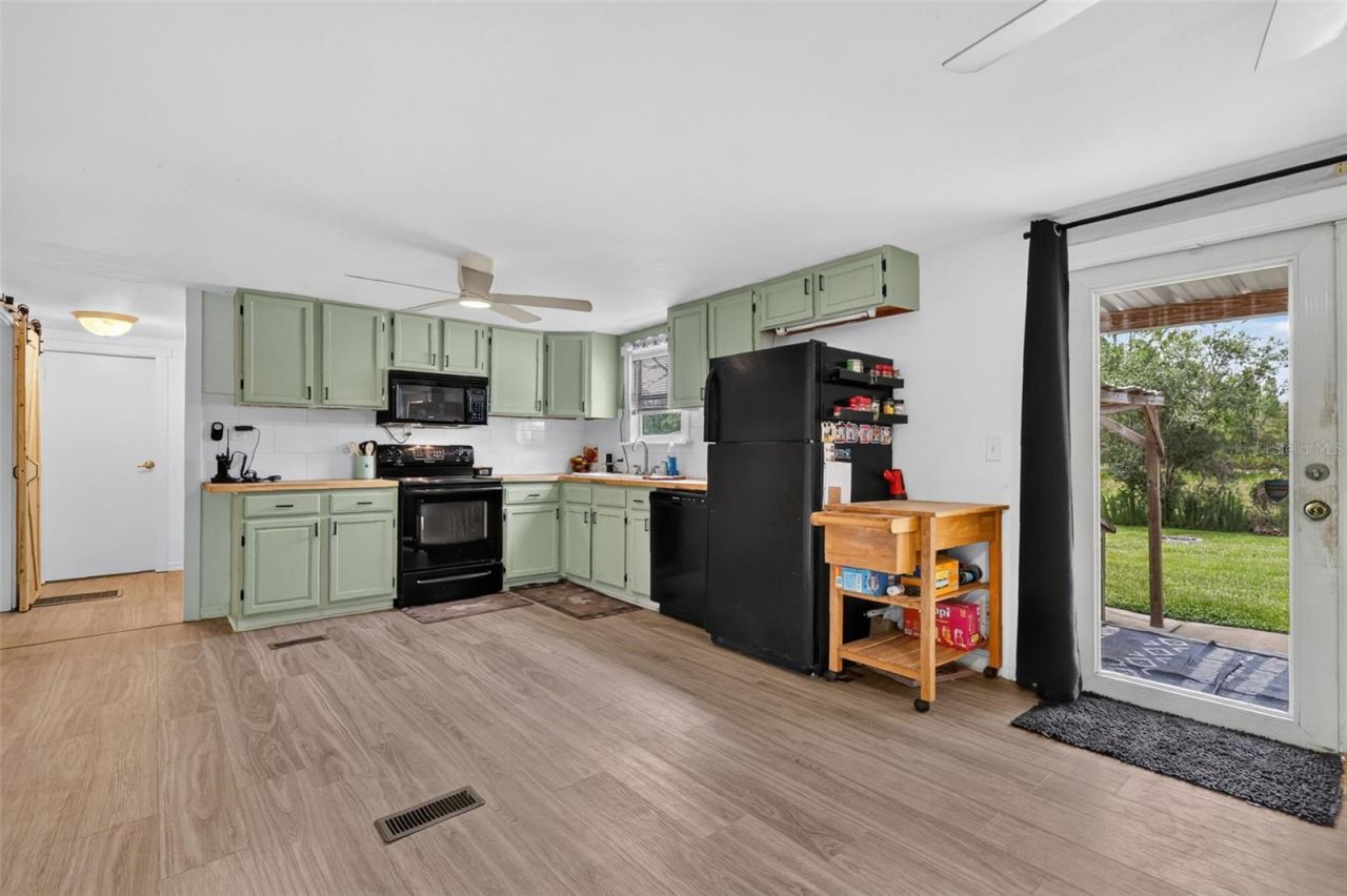 32439 Highland Lakes Road , Deland, FL 32720 Photo