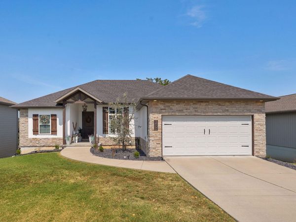 1601 E Fairwind, Ozark, MO 65721