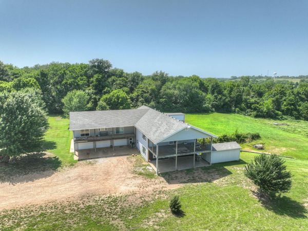 1834 Black Cat Road , Joplin, MO 64801