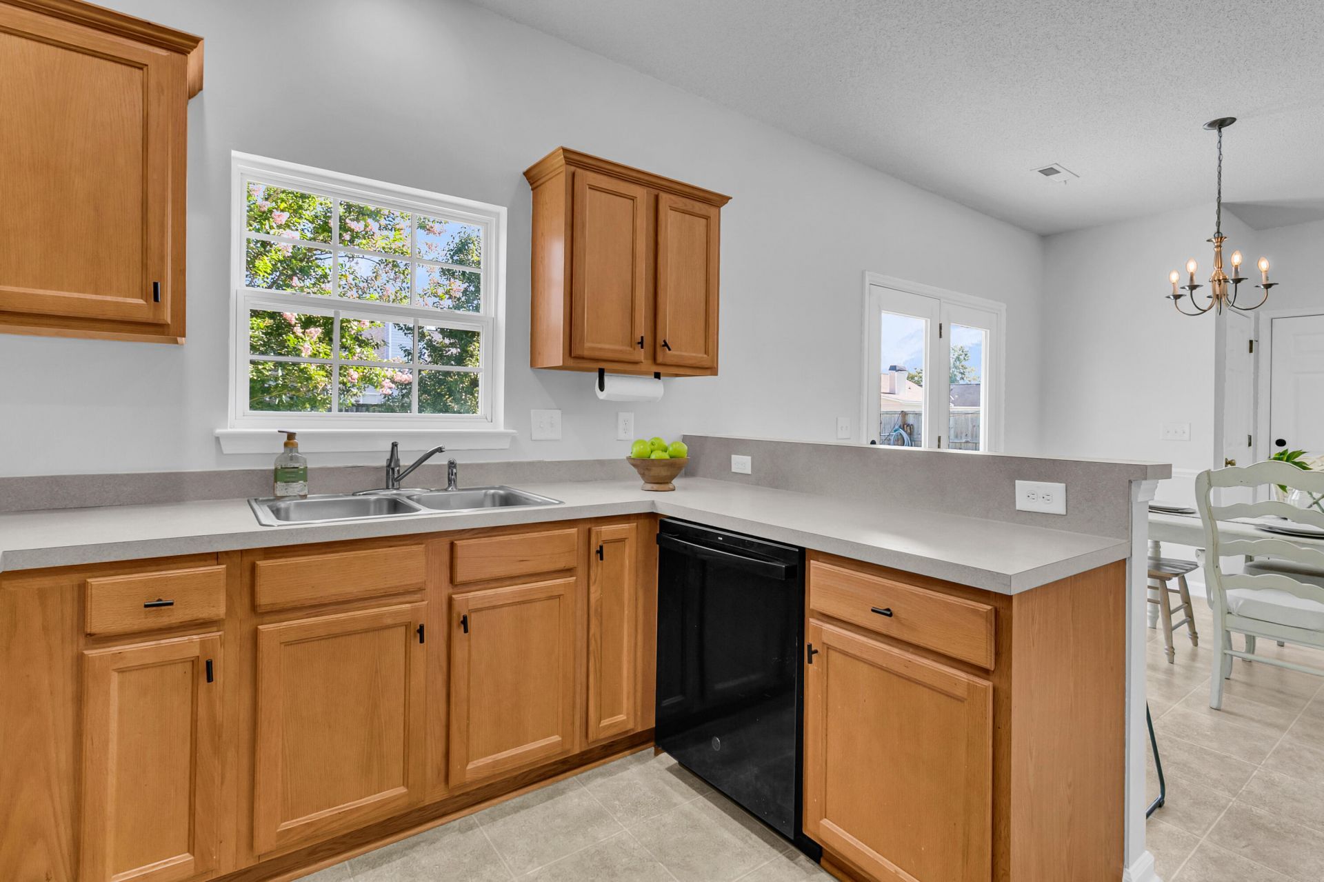 120 Speer Street Photo 12