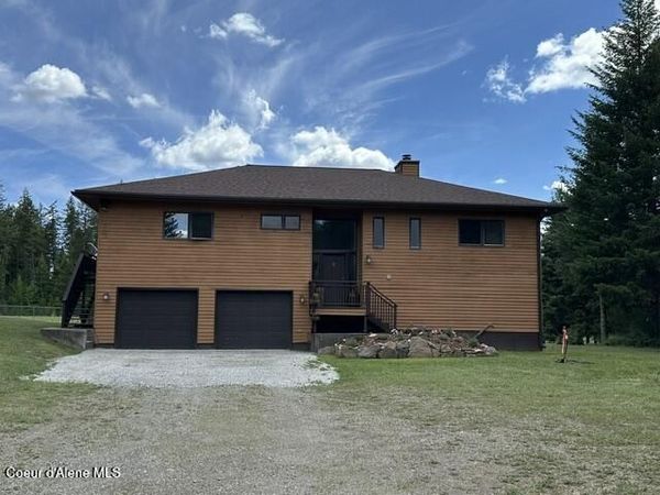 634 Skyhawk Dr, Spirit Lake, ID 83869