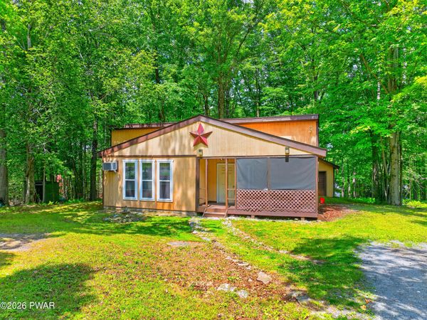 521 Cedarwood Terrace , Hamlin, PA 18427