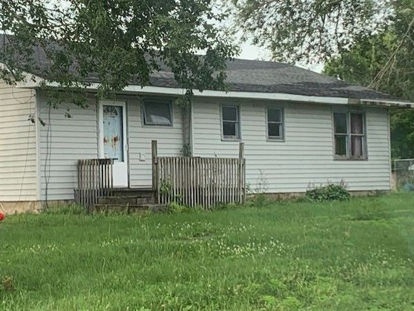 103 E 5th Street, Waynesville, IL 61778