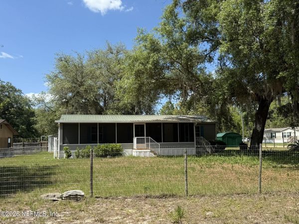 101 NANCY Drive, Interlachen, FL 32148