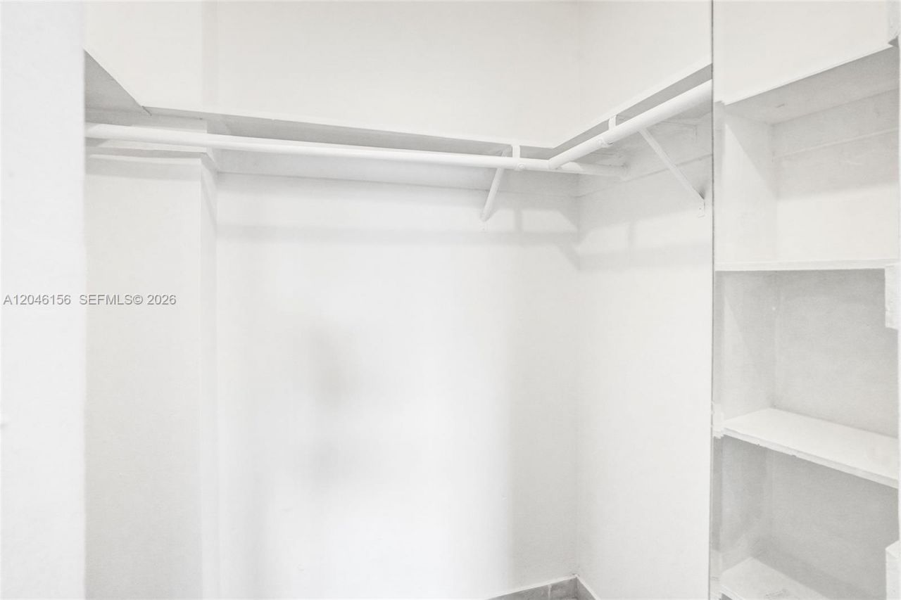 606 W 81st St , Unit 323, Hialeah, FL 33014 Photo