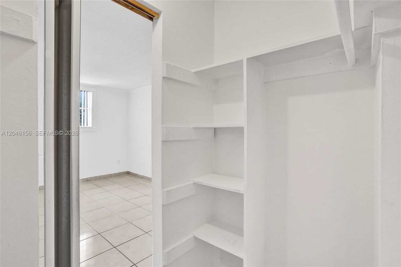 606 W 81st St , Unit 323, Hialeah, FL 33014 Photo