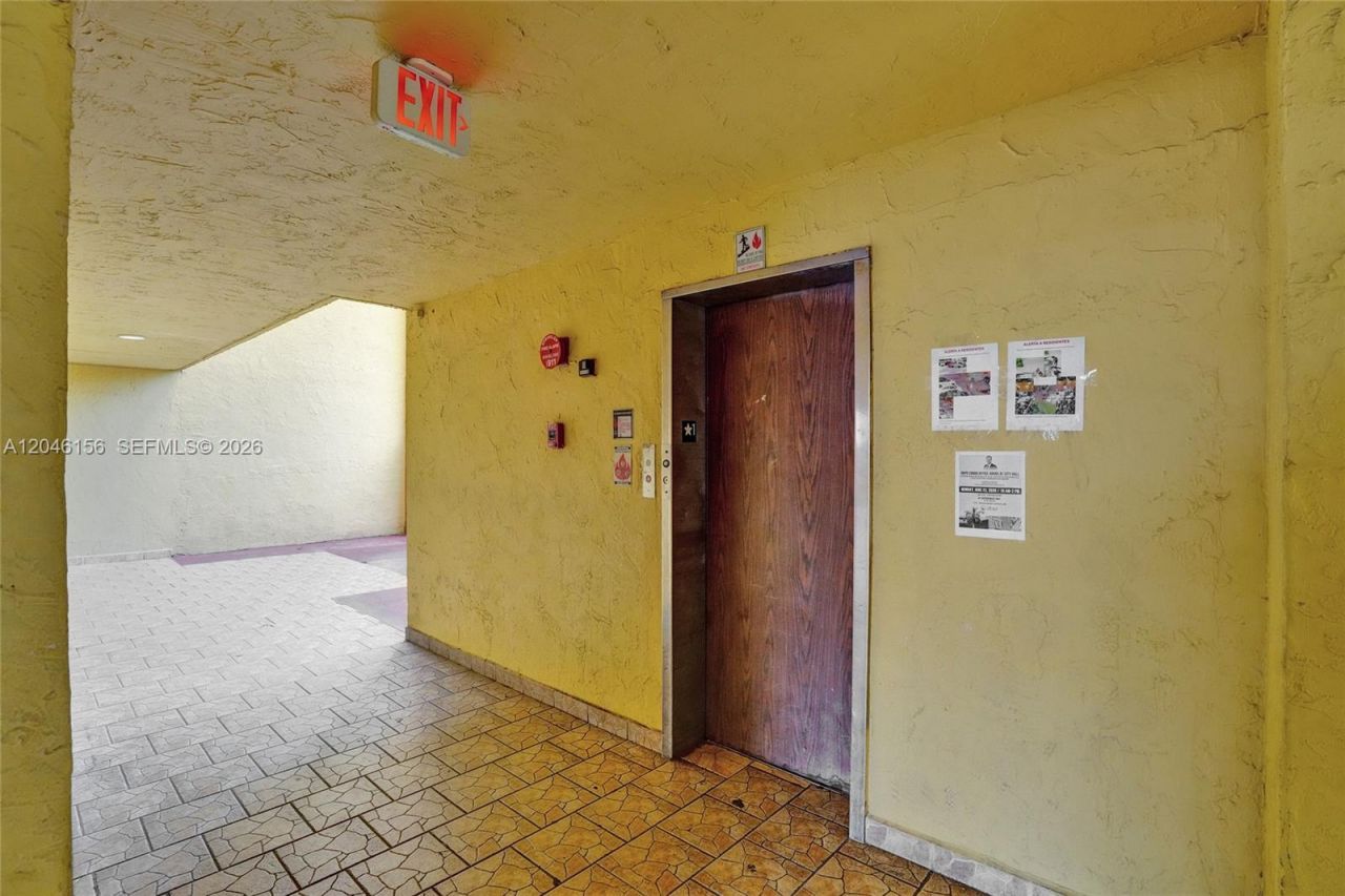 606 W 81st St , Unit 323, Hialeah, FL 33014 Photo