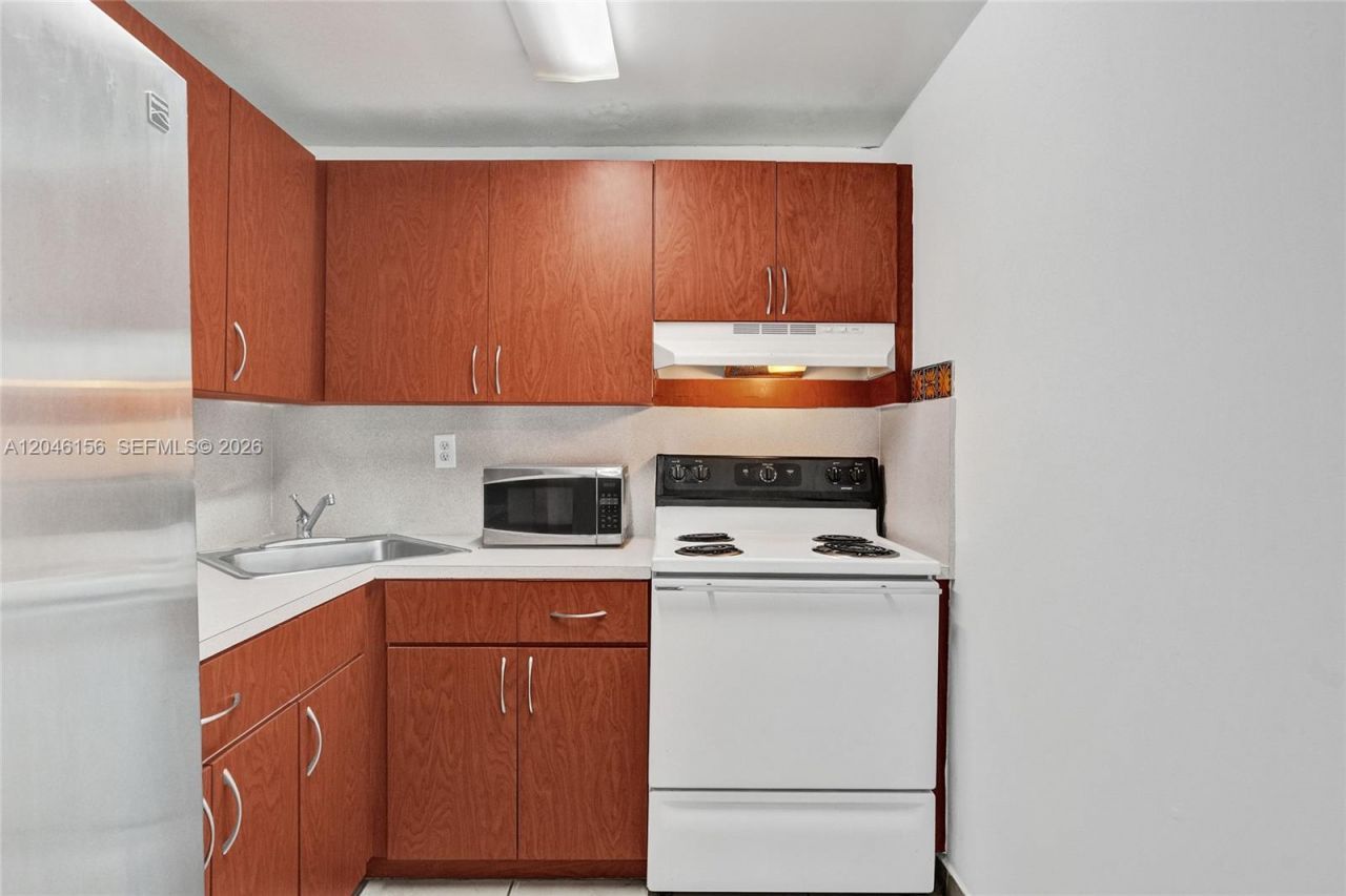 606 W 81st St , Unit 323, Hialeah, FL 33014 Photo