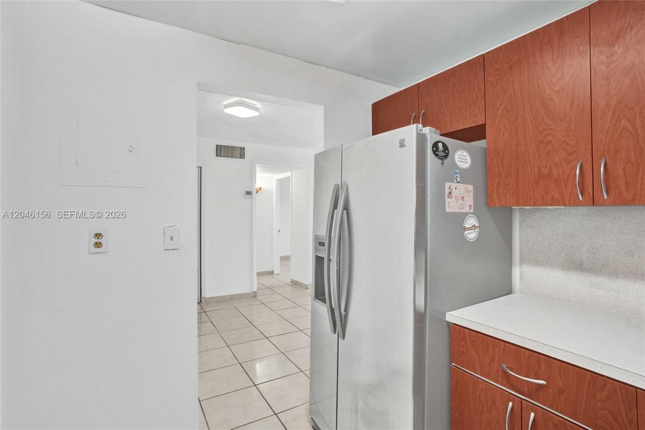 606 W 81st St , Unit 323, Hialeah, FL 33014 Photo