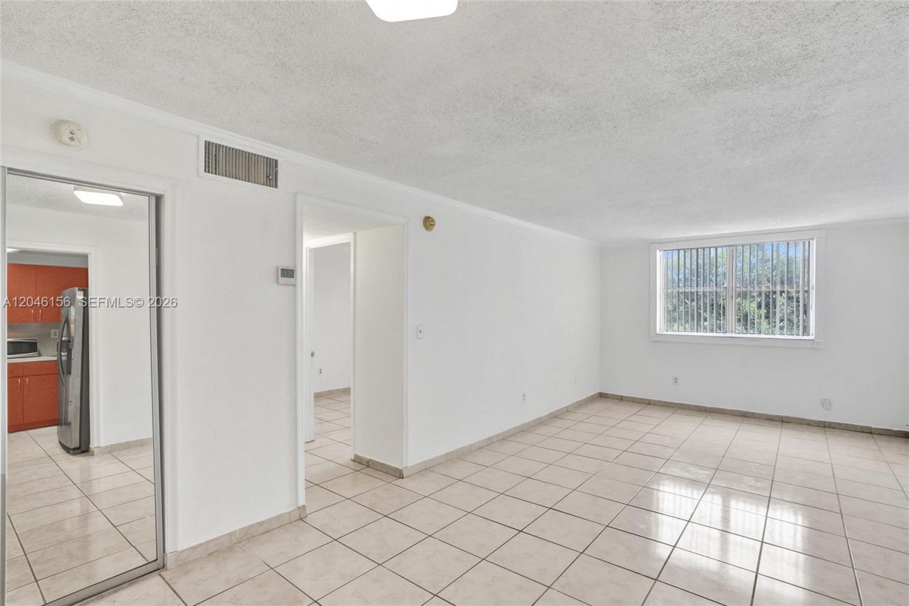606 W 81st St , Unit 323, Hialeah, FL 33014 Photo