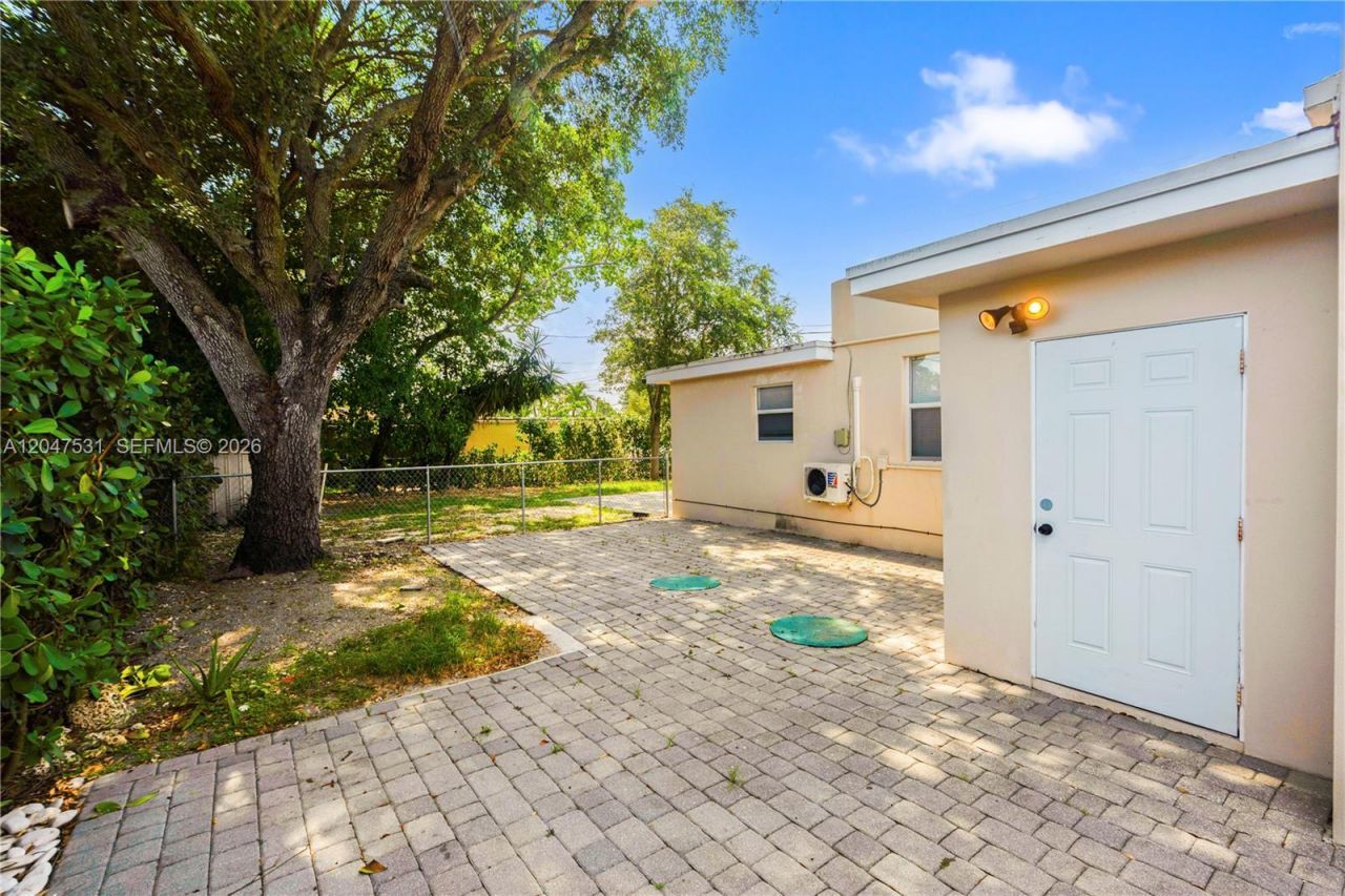 5800 Taylor St, Unit 1, Hollywood, FL 33021 Photo